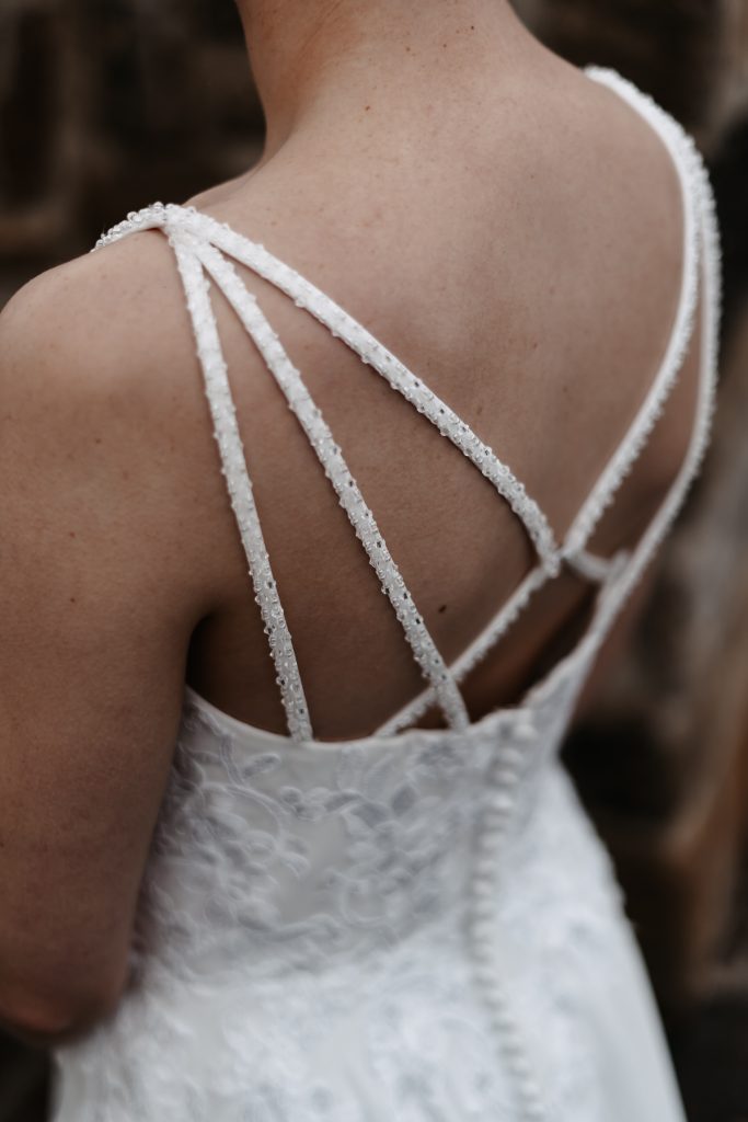 Pretty straps on wedding dress
